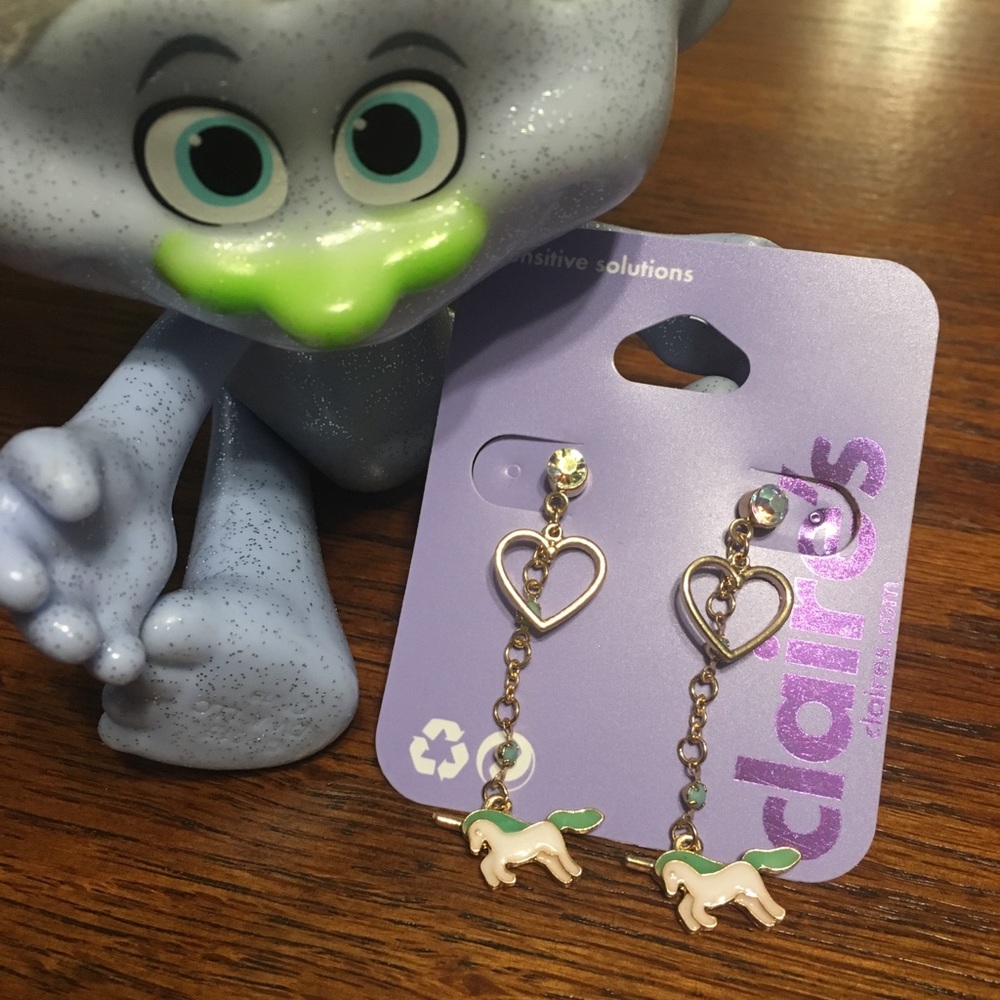 Claire’s earring